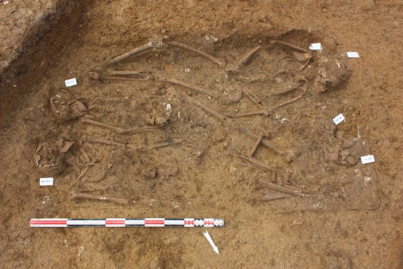 Shackled individuals found in Gallo-Roman cemetery in southwest France; photo by Frédéric Méténier, Inrap 2014 photo fm9spncnbax56z9lfcog_zps3e8ffa97.jpg