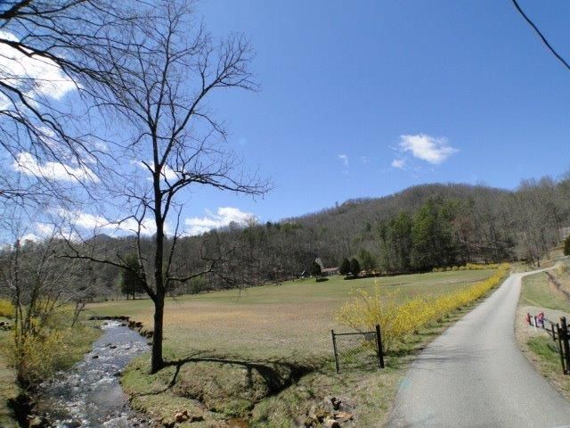 Awesome views from every area of this beautiful mountain subdivision, Franklin NC Property for Sale, Franklin NC Investment Property