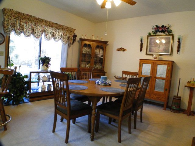  Pretty living room home for sale - Macon County Homes for Sale