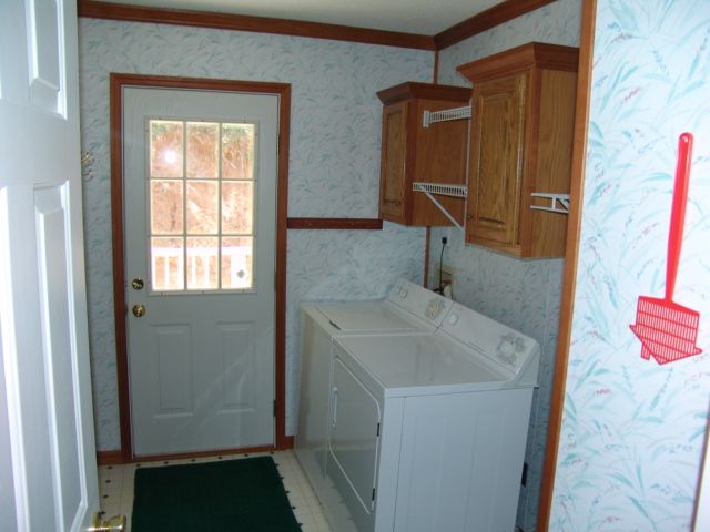 Home for sale with nice laundrey room - Macon County Real Estate 