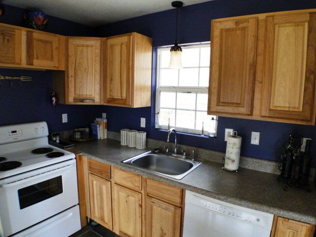 A small but functional kitchen that is like new, Getaway Cabin for Sale in Franklin NC, Homes for Sale in Franklin NC Under 100k 