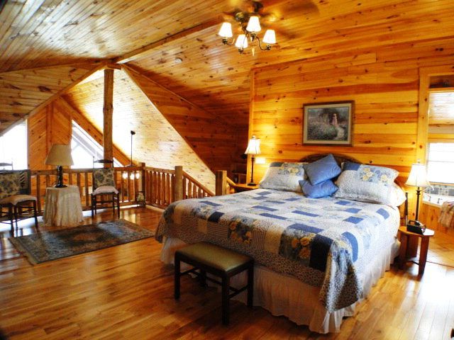 You'll find a jetted bath in the master garden bathtub and there's a separate shower dual vanities LOTS of closet space and more, Franklin NC Cabins for Sale