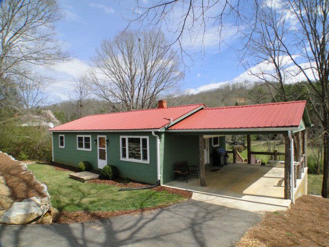 Lovely in-town home with 3 bedrooms that has been nicely renovated in the mountains of Franklin NC, Franklin NC Homes for Sale