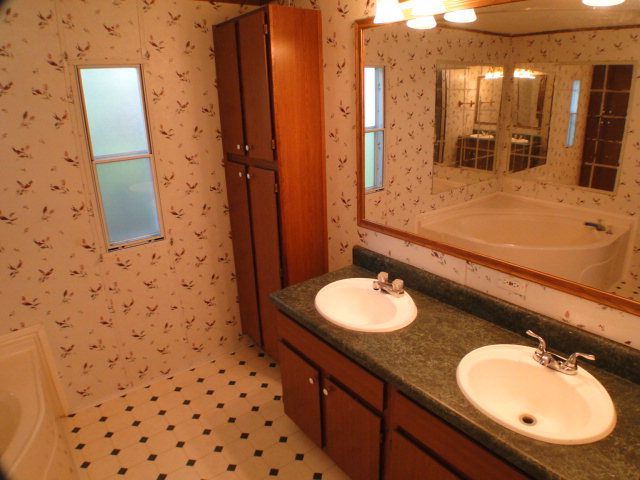 The master suite boasts a HUGE master bath with garden tub and separate shower, Franklin NC Homes in Sanderstown Area
