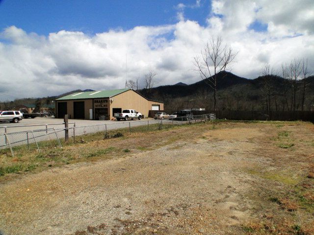 Security fenced with large amount of storage space inside and out including storage area with 7,000 pound weight capacity, Franklin NC Commercial Real Esate, Macon County Commercial Properties