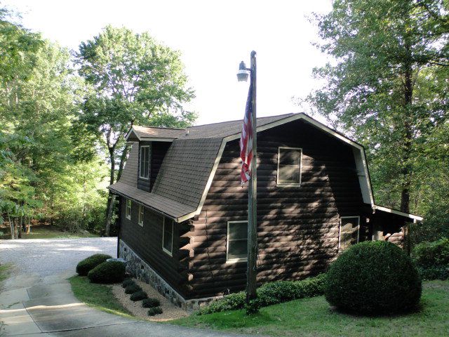 Adorable log cabin located on 6.89 acres in Otto NC, Franklin NC Real Estate, Otto NC Real Estate