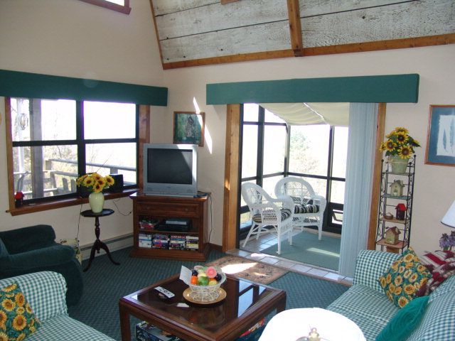 A country cabin feeling in this mountain chalet in Franklin NC, Franklin NC Cabins for Sale