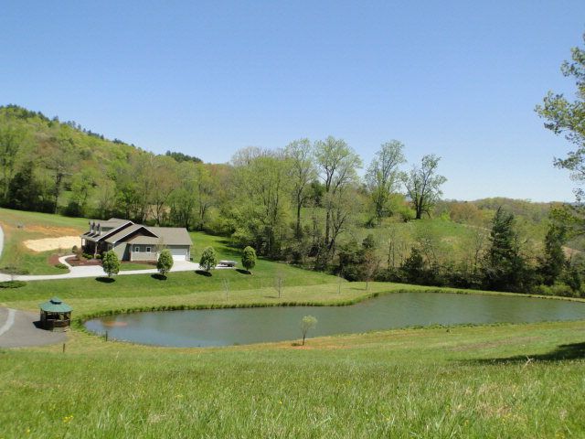 This is an unbelievable upscale mountain property in Franklin NC, 3 bedroom Home for Sale in Macon County
