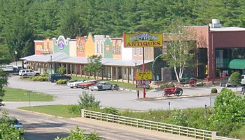 Franklin NC Antiques, Shopping in Franklin NC, Franklin NC Antique Mall, Whistle Stop Mall Franklin NC