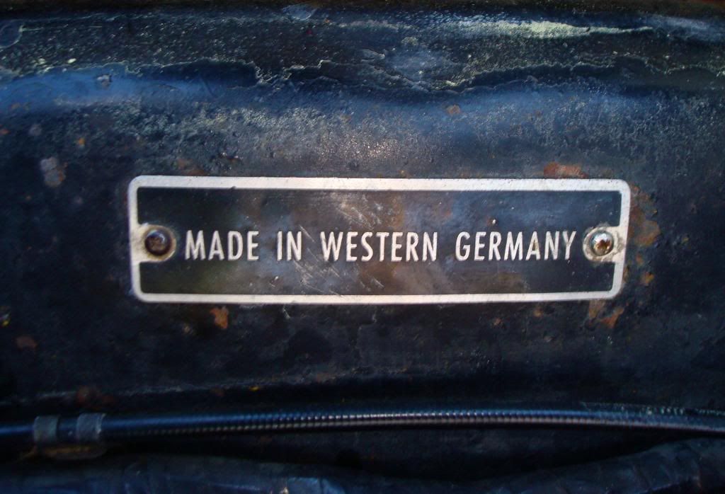  photo mbz220yellow14.jpg