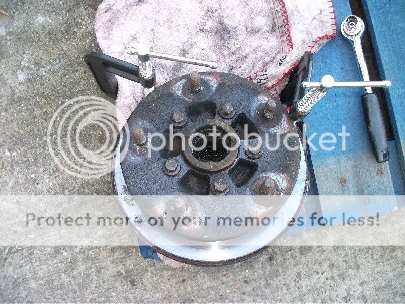 Ford Transit Forum • View topic O/S Rear Brake Drum problem?